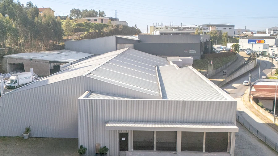 Armazém para Venda em Rebordosa
