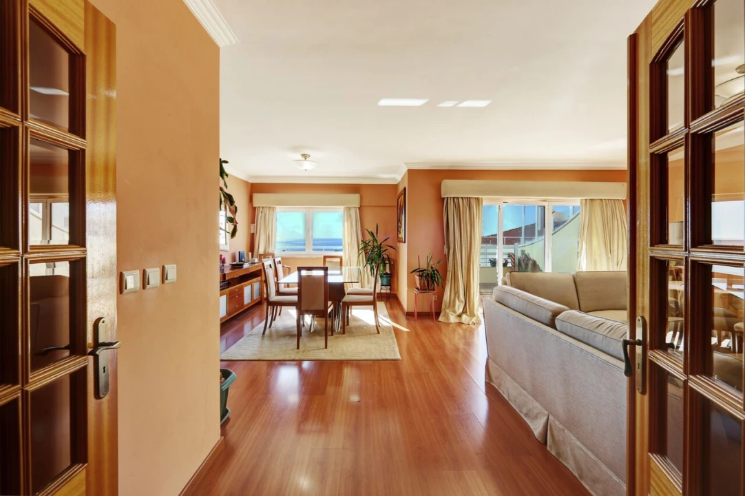 Apartamento T5 para Venda em Carcavelos e Parede Foto 12