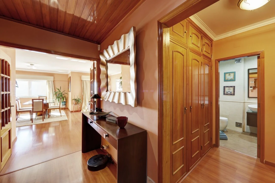 Apartamento T5 para Venda em Carcavelos e Parede Foto 19