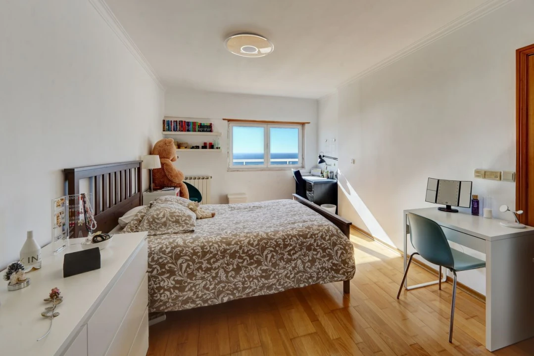 Apartamento T5 para Venda em Carcavelos e Parede Foto 17