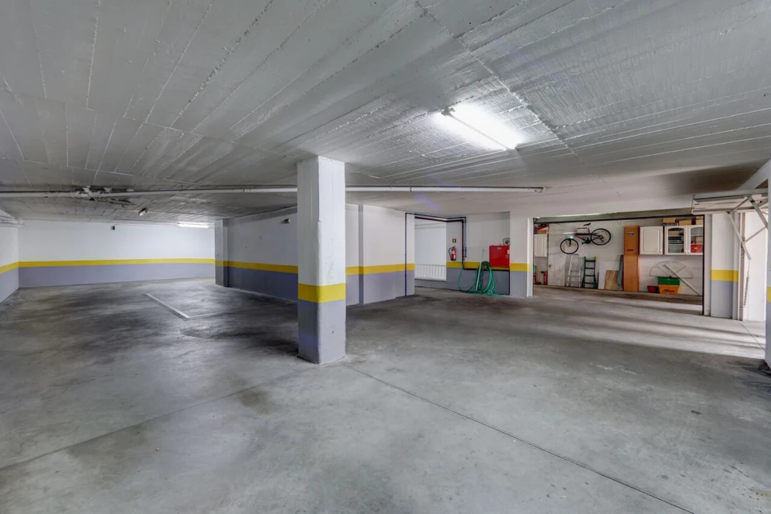 Apartamento T5 para Venda em Carcavelos e Parede Foto 31