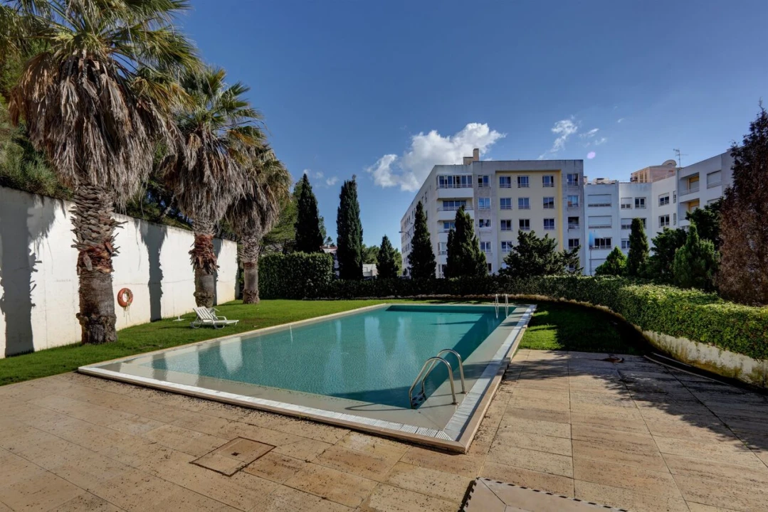 Apartamento T5 para Venda em Carcavelos e Parede Foto 37