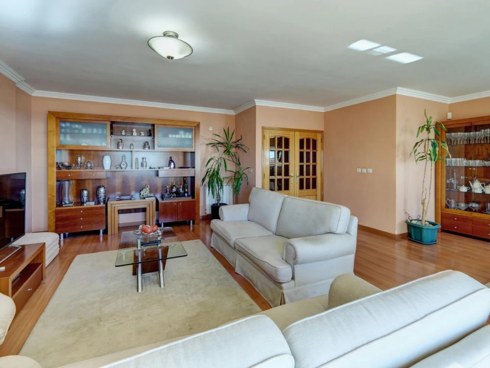 Apartamento T5 para Venda em Carcavelos e Parede Foto 13