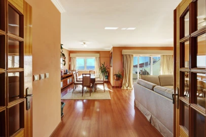Apartamento T5 para Venda em Carcavelos e Parede