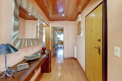 Apartamento T5 para Venda em Carcavelos e Parede