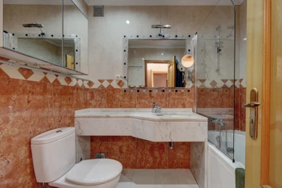 Apartamento T5 para Venda em Carcavelos e Parede