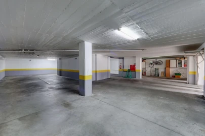 Apartamento T5 para Venda em Carcavelos e Parede