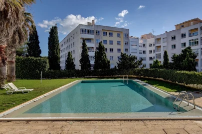 Apartamento T5 para Venda em Carcavelos e Parede