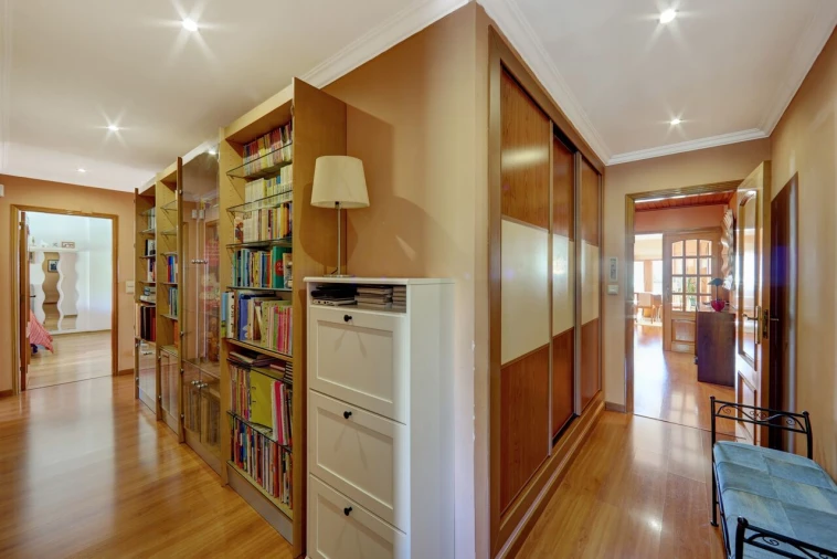 Apartamento T5 para Venda em Carcavelos e Parede Foto 22