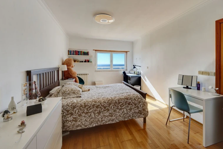 Apartamento T5 para Venda em Carcavelos e Parede Foto 17