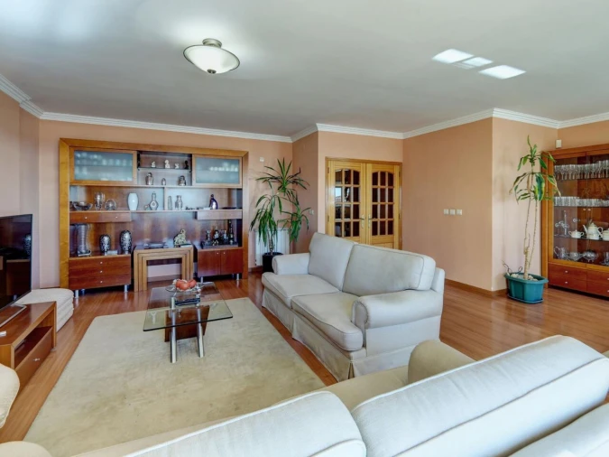Apartamento T5 para Venda em Carcavelos e Parede Foto 13
