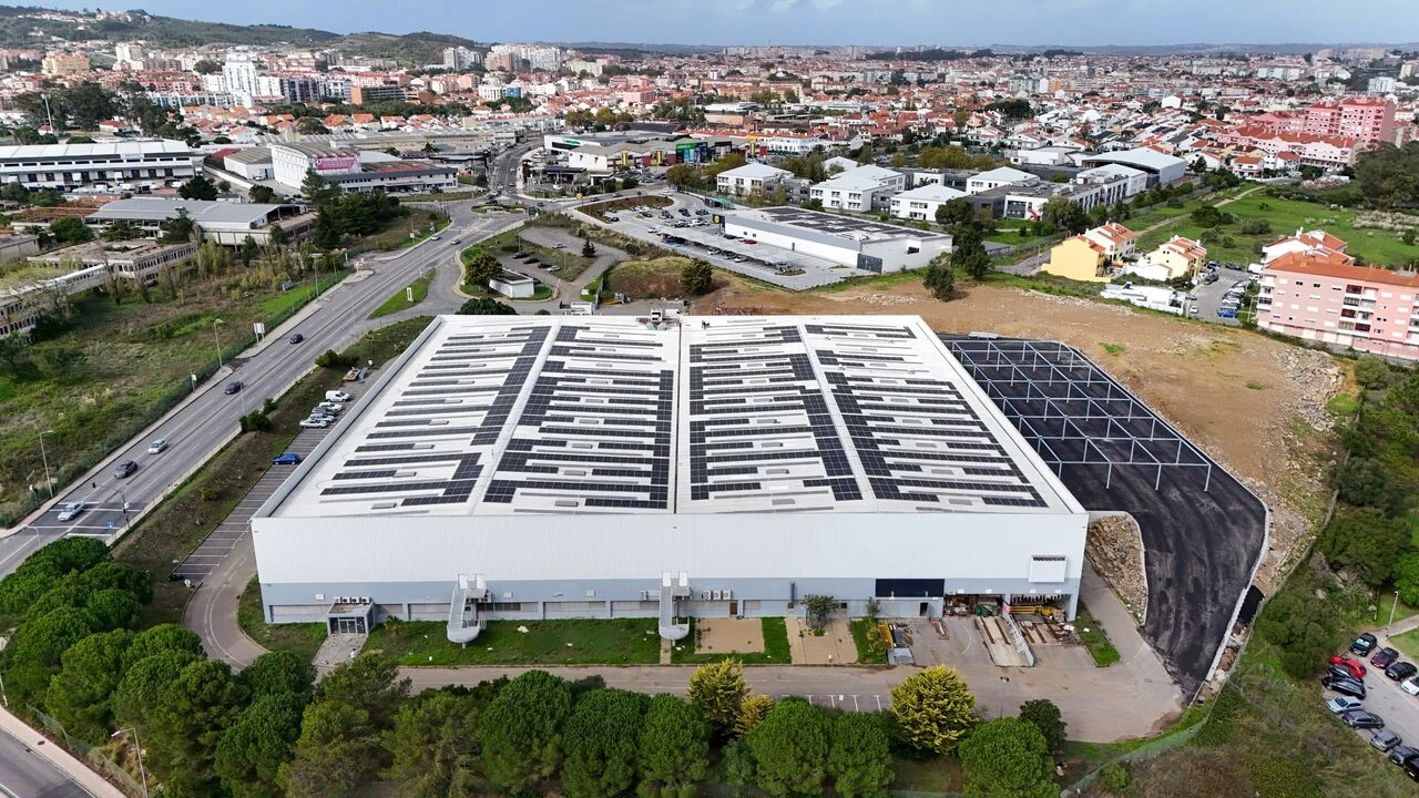 Armazém para Arrendamento em Rio de Mouro Foto 9