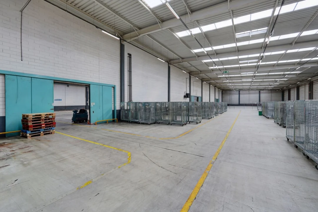 Armazém para Arrendamento em Rio de Mouro Foto 7