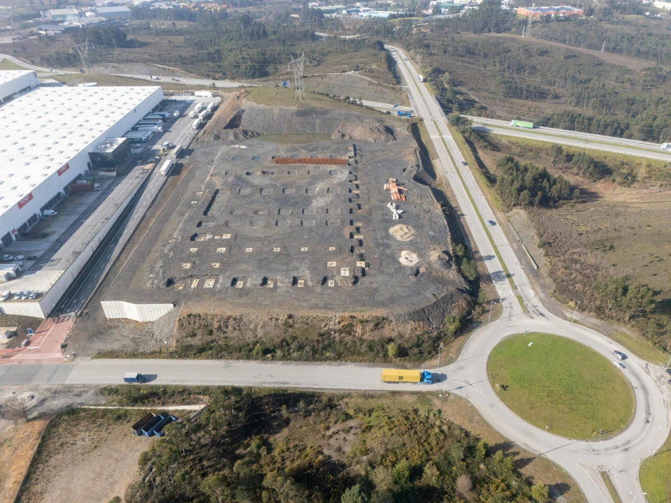 Armazém para Arrendamento em Recarei Foto 2