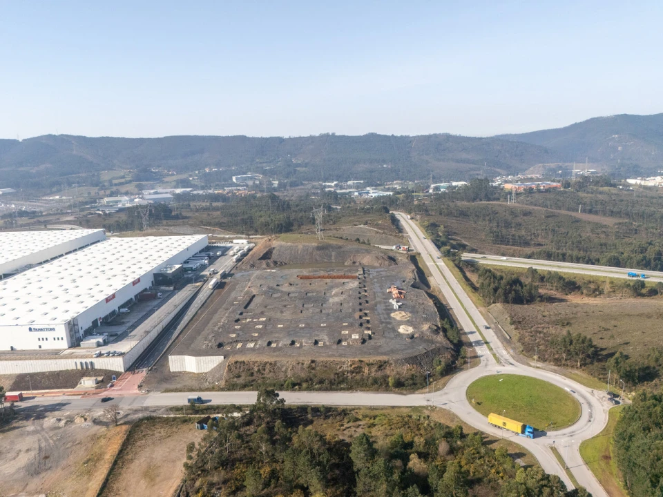 Armazém para Arrendamento em Recarei Foto 7