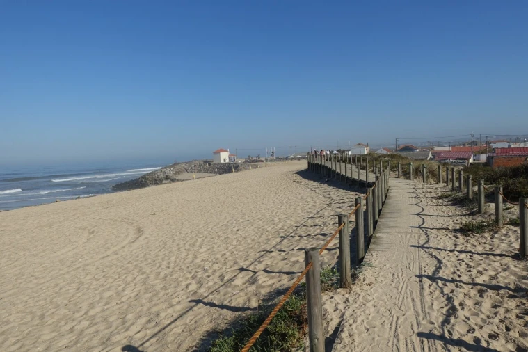 Apartamento T2 para Venda em Espinho Foto 18