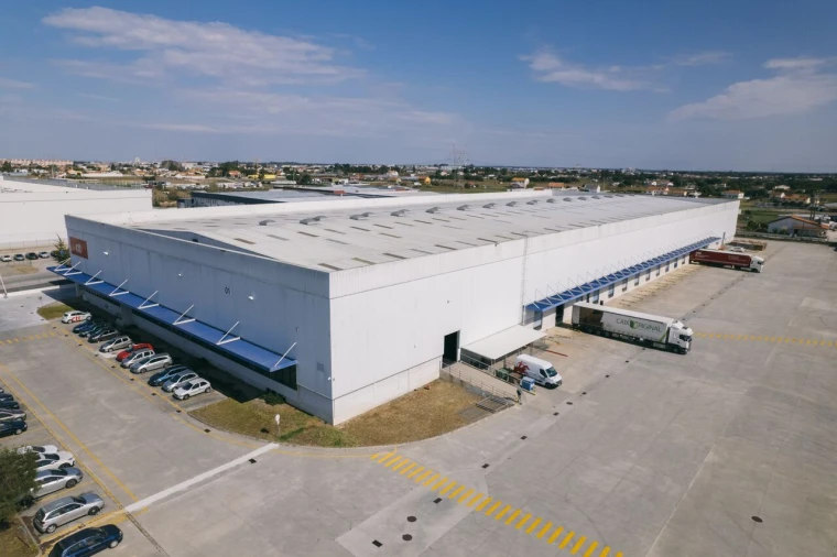 Armazém para Arrendamento em Samora Correia