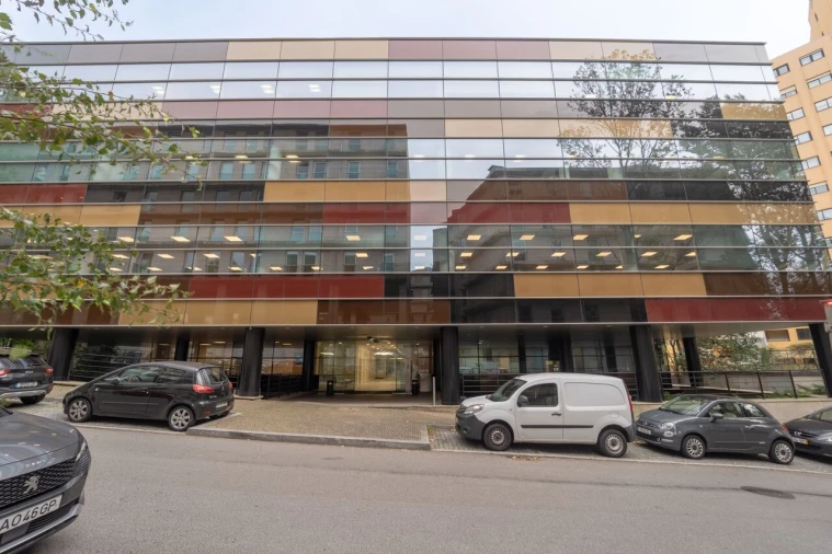 Escritório para Arrendamento em Lordelo do Ouro e Massarelos Foto 16