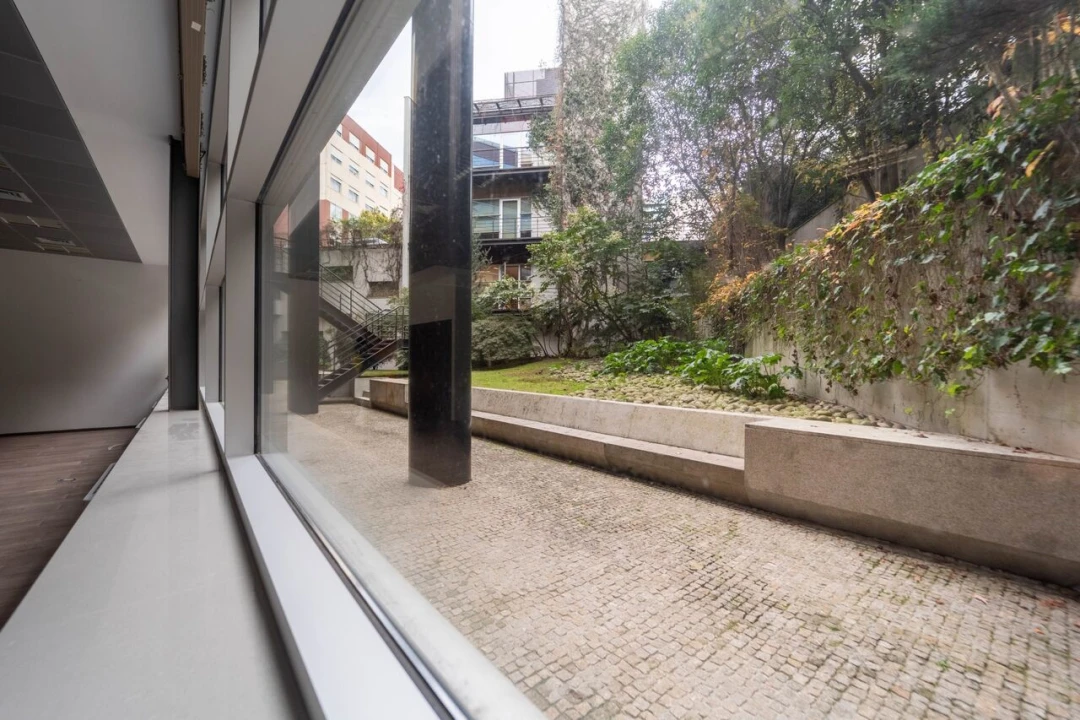 Escritório para Arrendamento em Lordelo do Ouro e Massarelos Foto 14