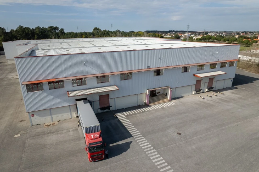 Armazém para Arrendamento em Vale da Pedra Foto 6