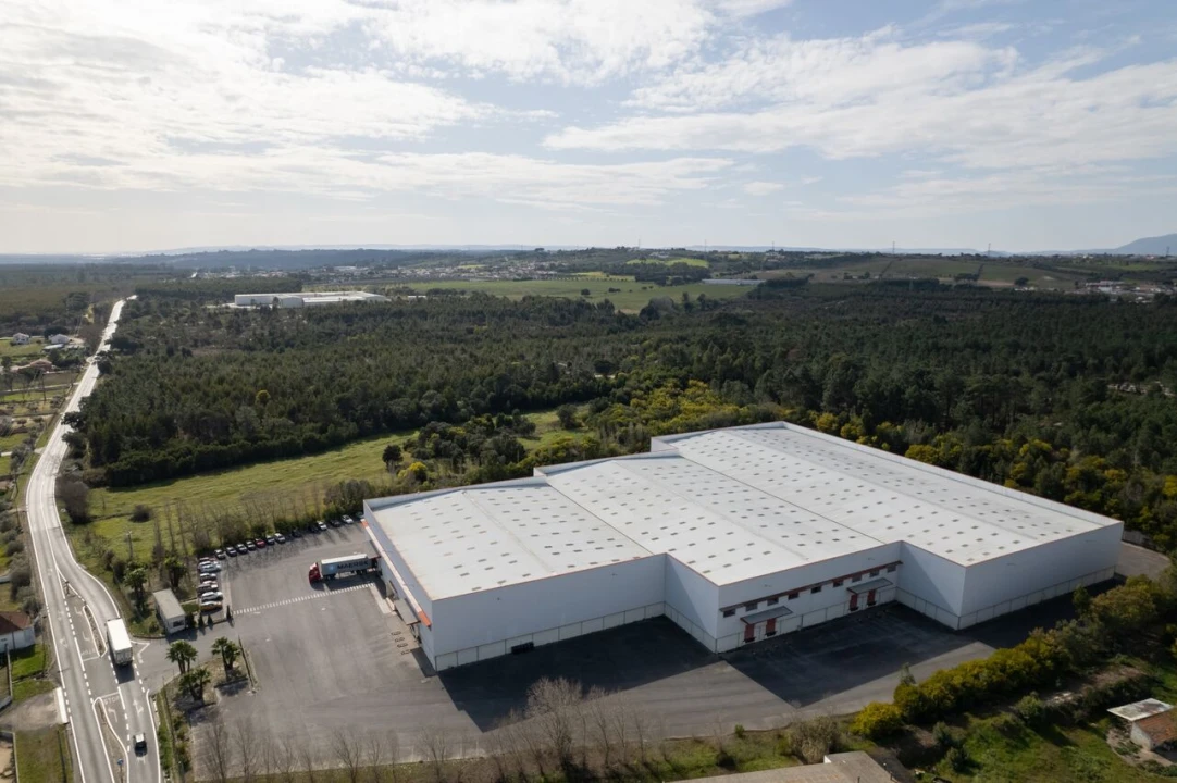 Armazém para Arrendamento em Vale da Pedra Foto 8
