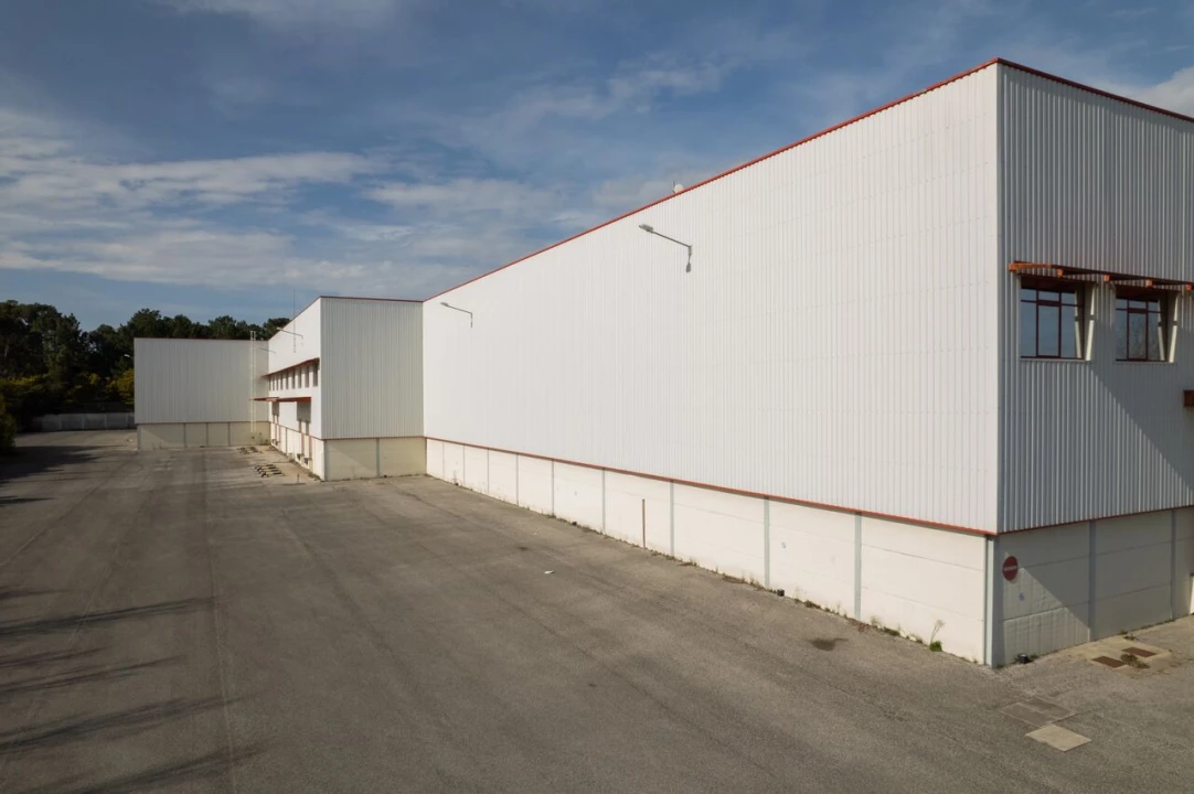 Armazém para Arrendamento em Vale da Pedra Foto 13