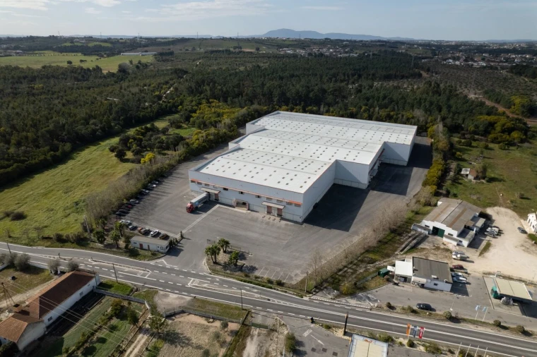 Armazém para Arrendamento em Vale da Pedra Foto 14