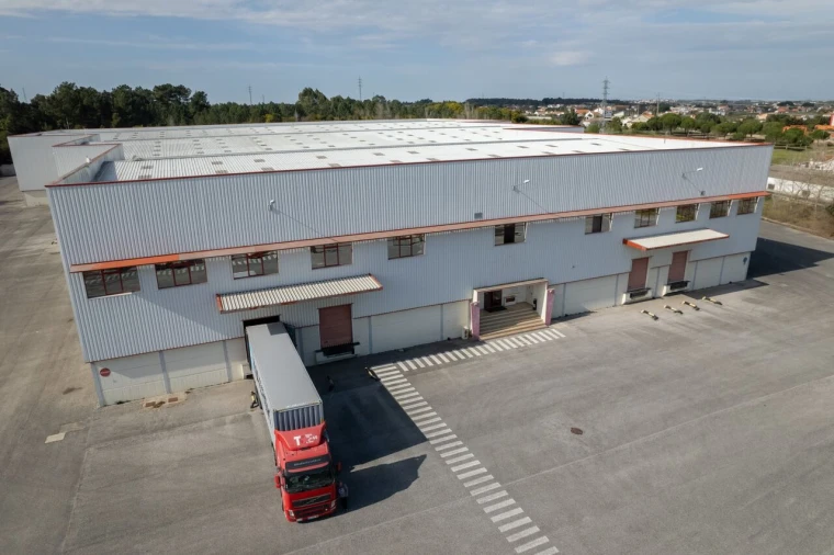 Armazém para Arrendamento em Vale da Pedra Foto 6