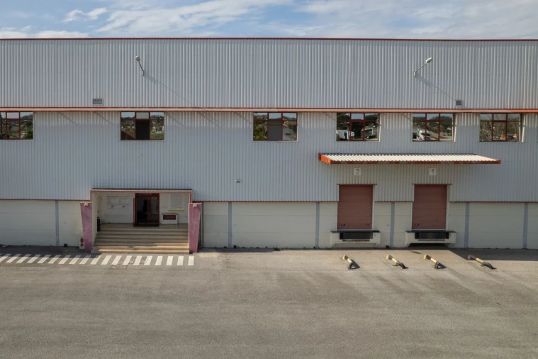 Armazém para Arrendamento em Vale da Pedra Foto 3