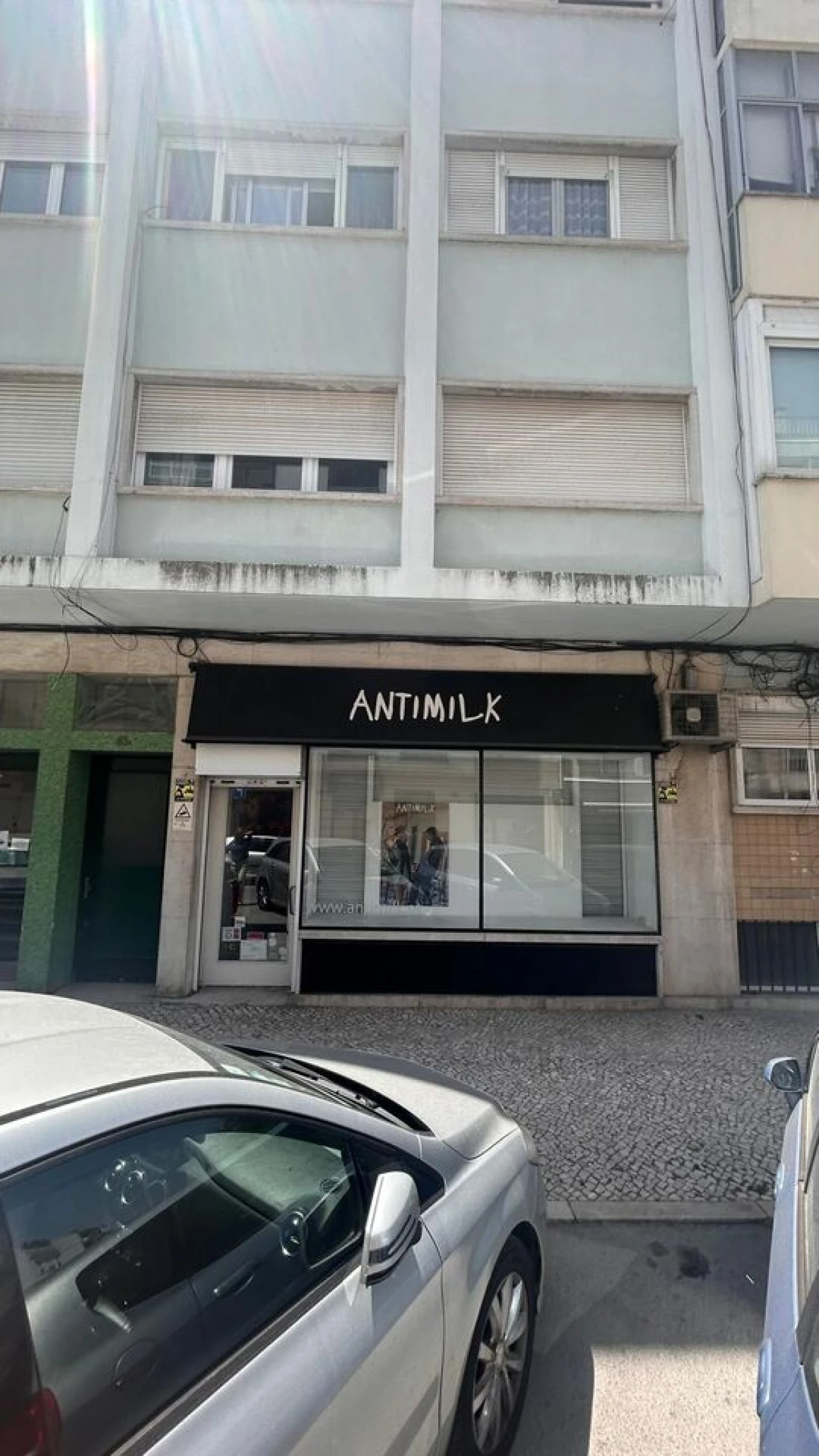 Loja para Arrendamento em Campo de Ourique Foto 1