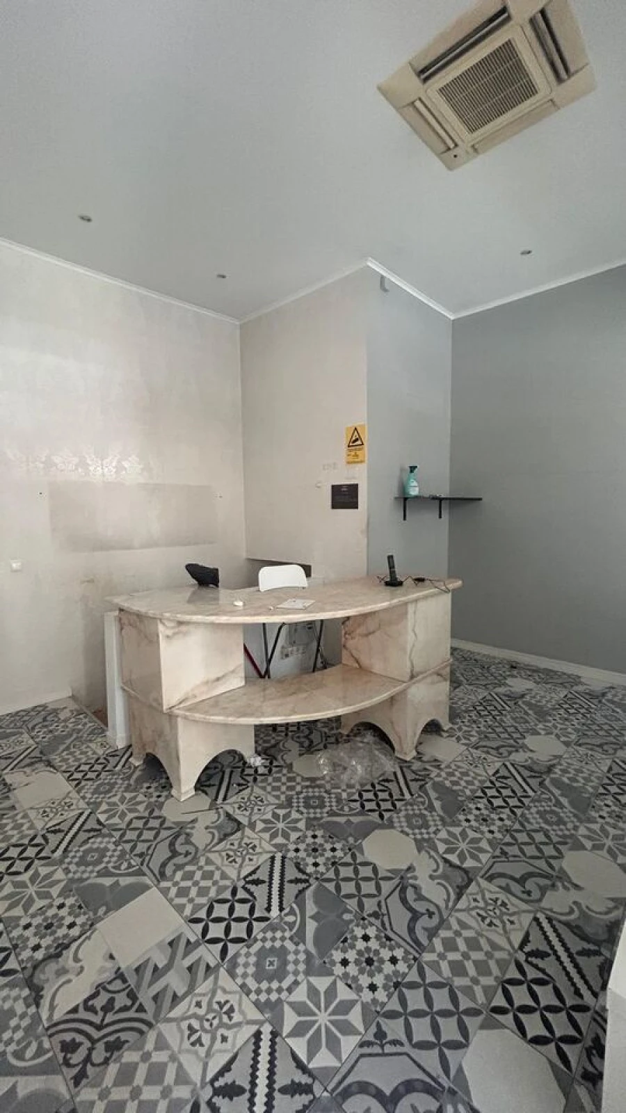 Loja para Arrendamento em Campo de Ourique Foto 2