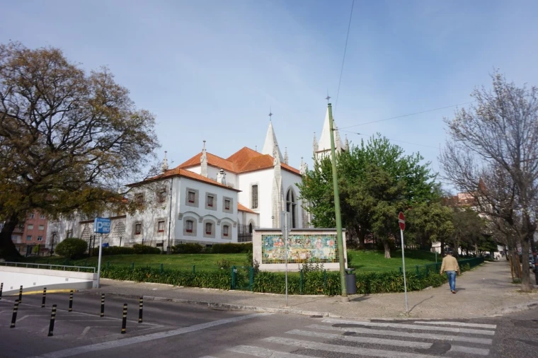 Loja para Arrendamento em Campo de Ourique Foto 14