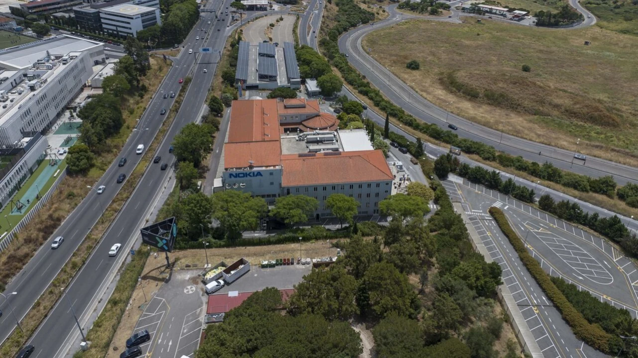 Escritório para Arrendamento em Venteira Foto 15