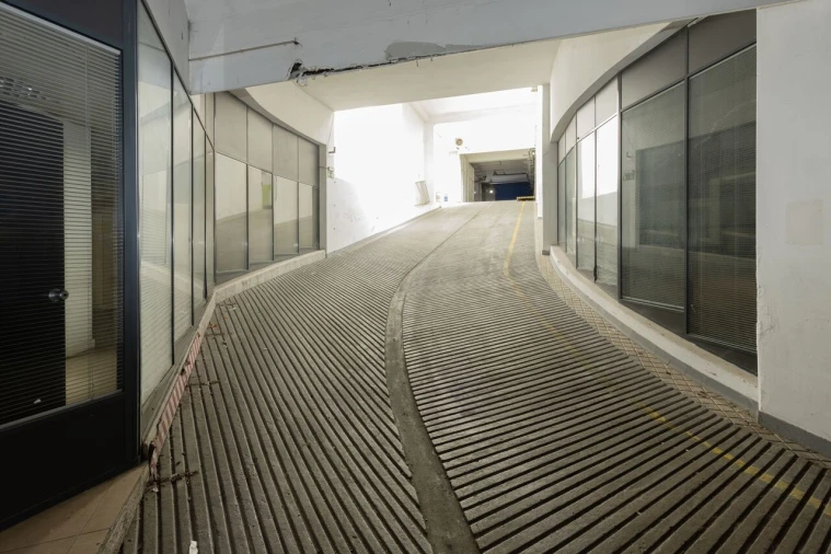 Loja para Arrendamento em Avenidas Novas Foto 14