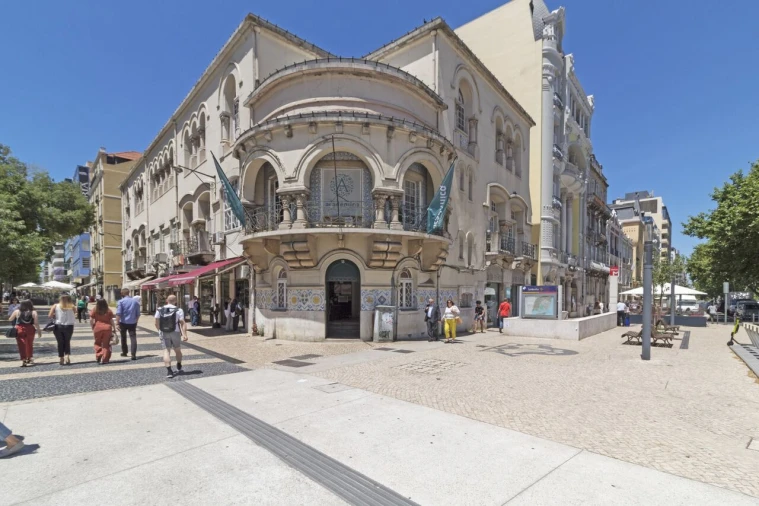 Loja para Arrendamento em Avenidas Novas Foto 19