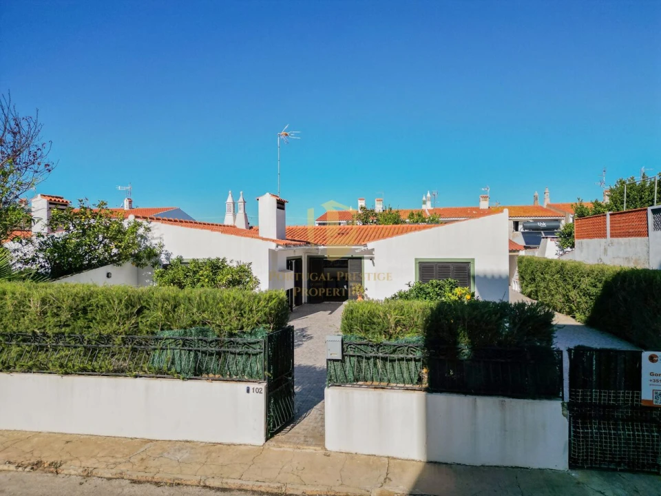 Moradia T4 para Venda em Monte Gordo Foto 24