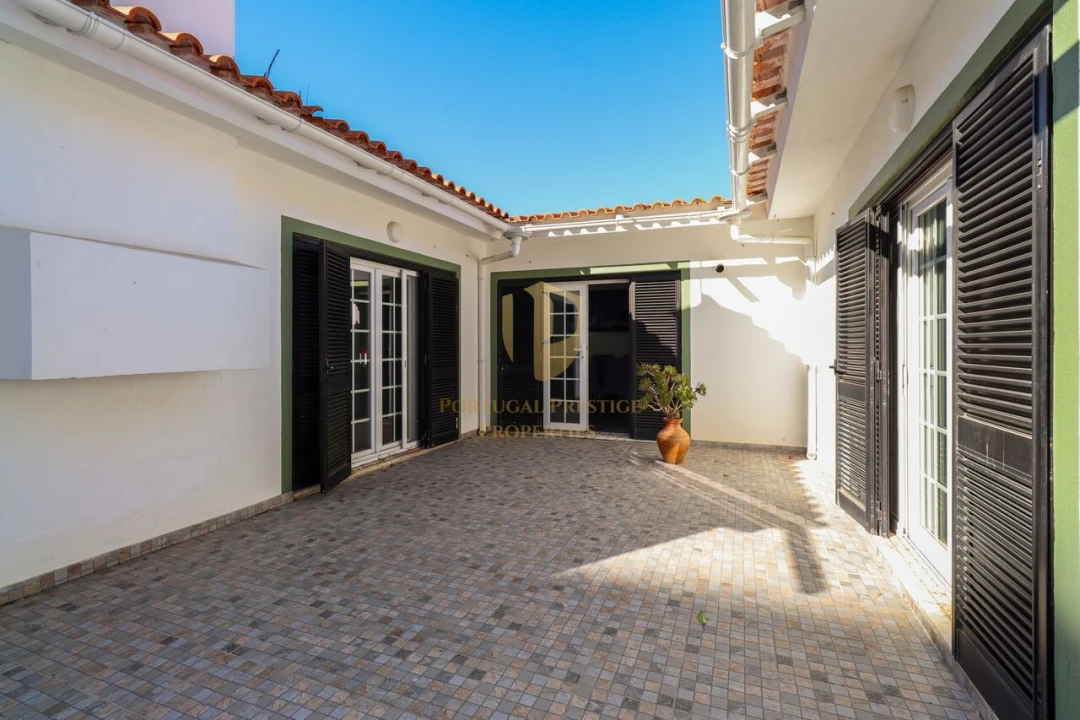 Moradia T4 para Venda em Monte Gordo Foto 8