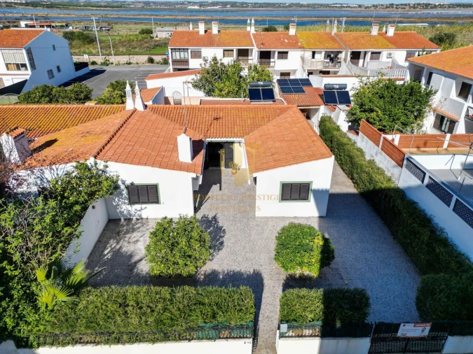 Moradia T4 para Venda em Monte Gordo Foto 4