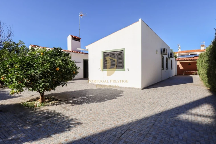 Moradia T4 para Venda em Monte Gordo Foto 33