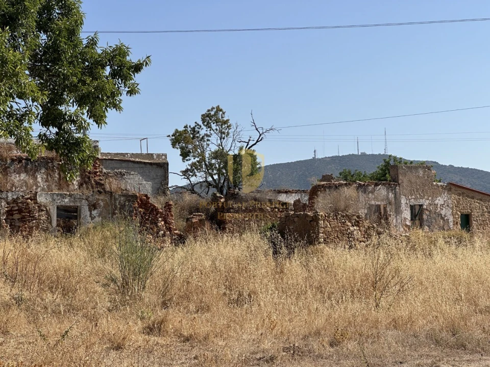 Terreno para Venda em Quelfes Foto 2