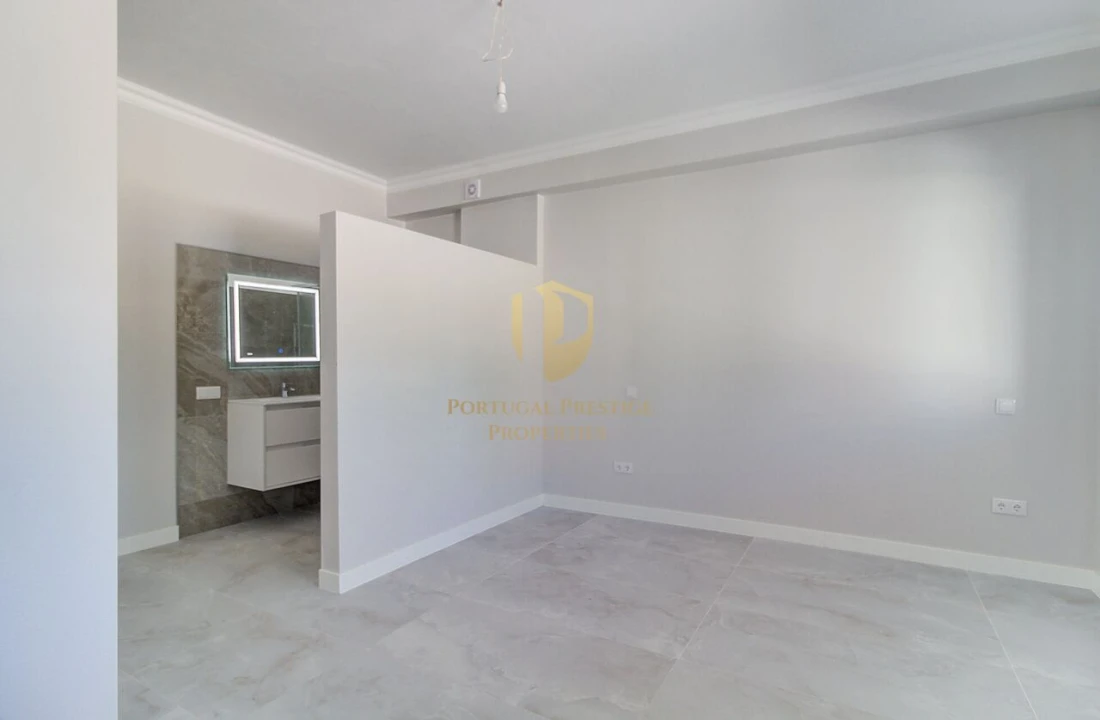 Moradia T6 para Venda em Vila Nova de Cacela Foto 10