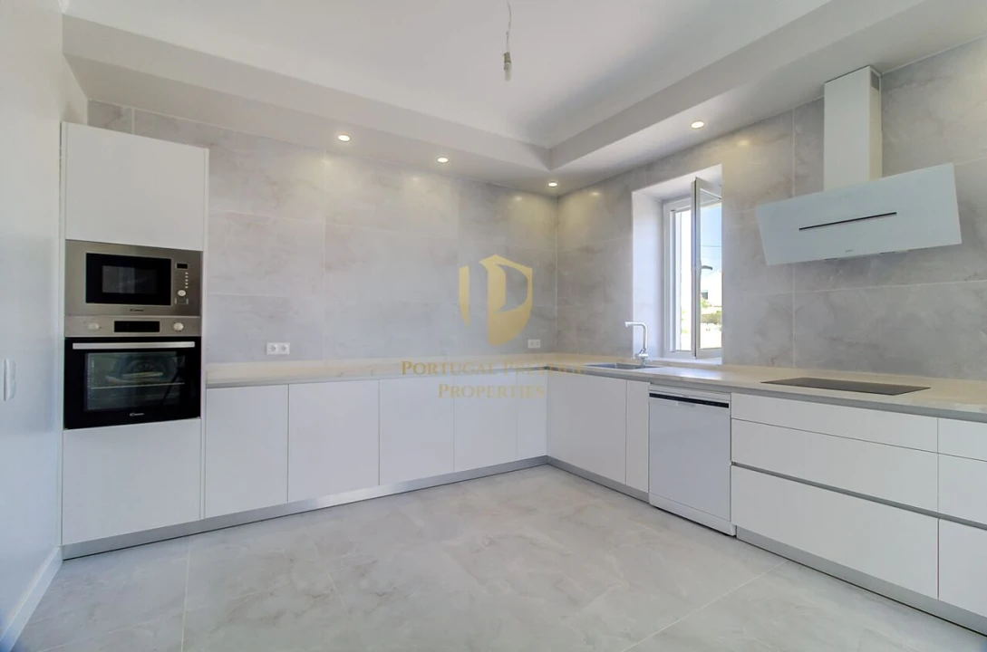 Moradia T6 para Venda em Vila Nova de Cacela Foto 5