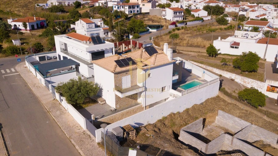 Moradia T4 para Venda em Castro Marim Foto 2