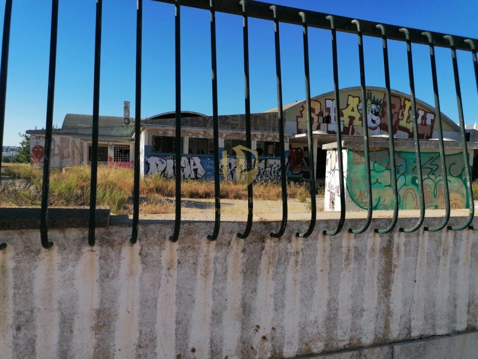 Terreno para Venda em Quelfes Foto 13