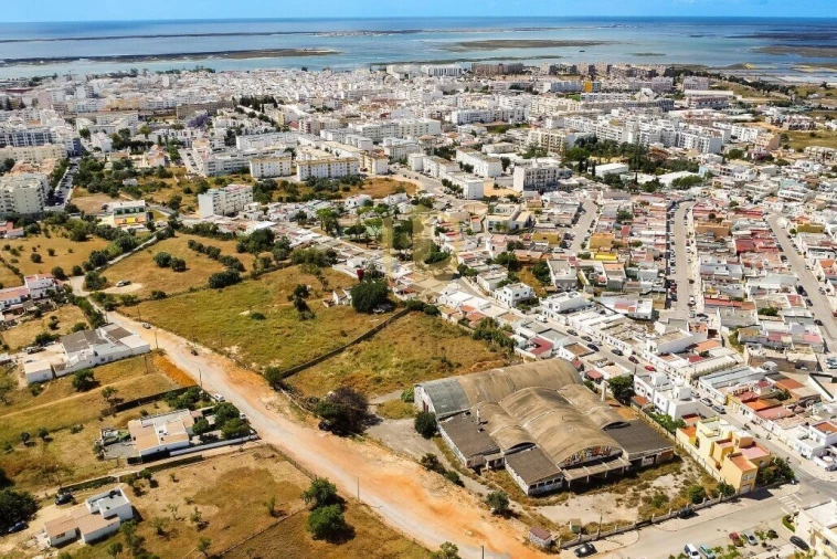 Terreno para Venda em Quelfes
