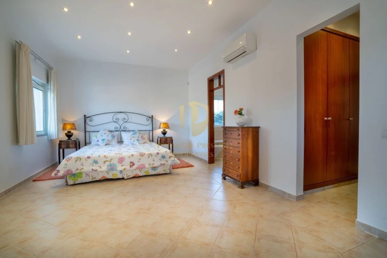 Moradia T4 para Venda em São Brás de Alportel Foto 52