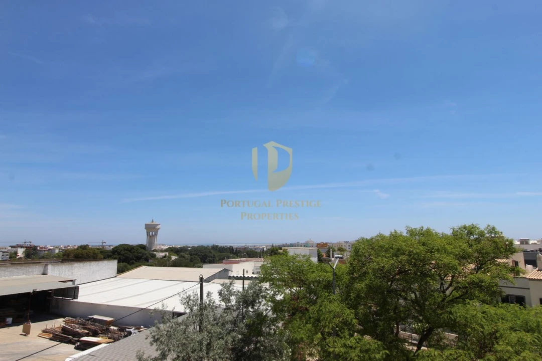Moradia T4 para Venda em Olhão Foto 3