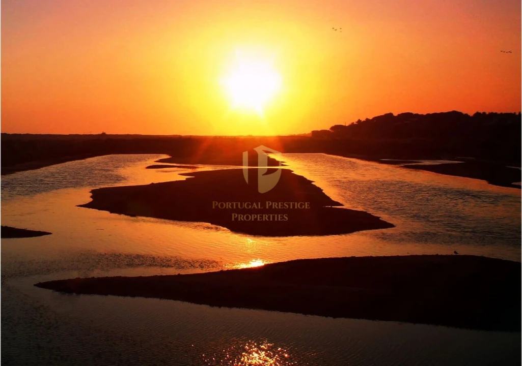 Moradia T4 para Venda em Montenegro Foto 15