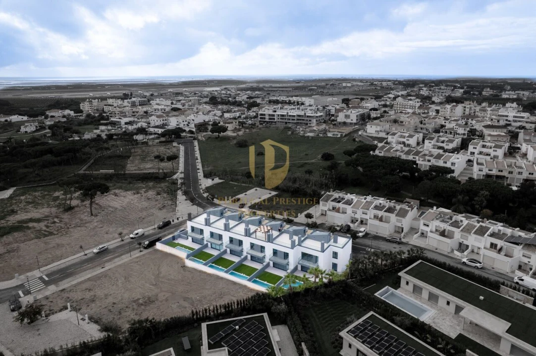 Moradia T4 para Venda em Montenegro Foto 24