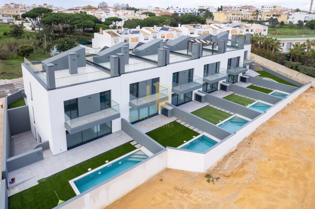 Moradia T4 para Venda em Montenegro Foto 29